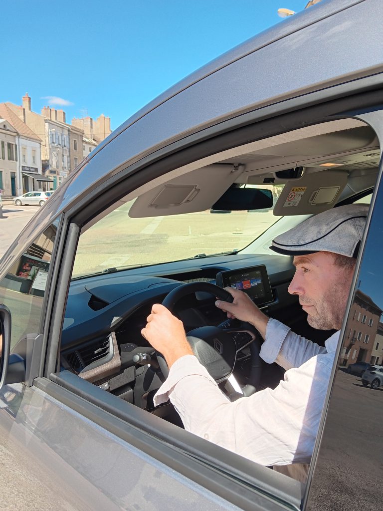 aperçu du véhicule taxi et du conducteur